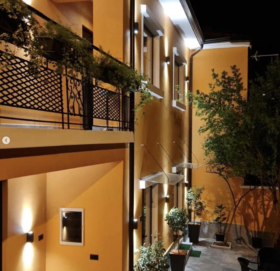 Vila Jasmine Hotel Tirana Exterior photo